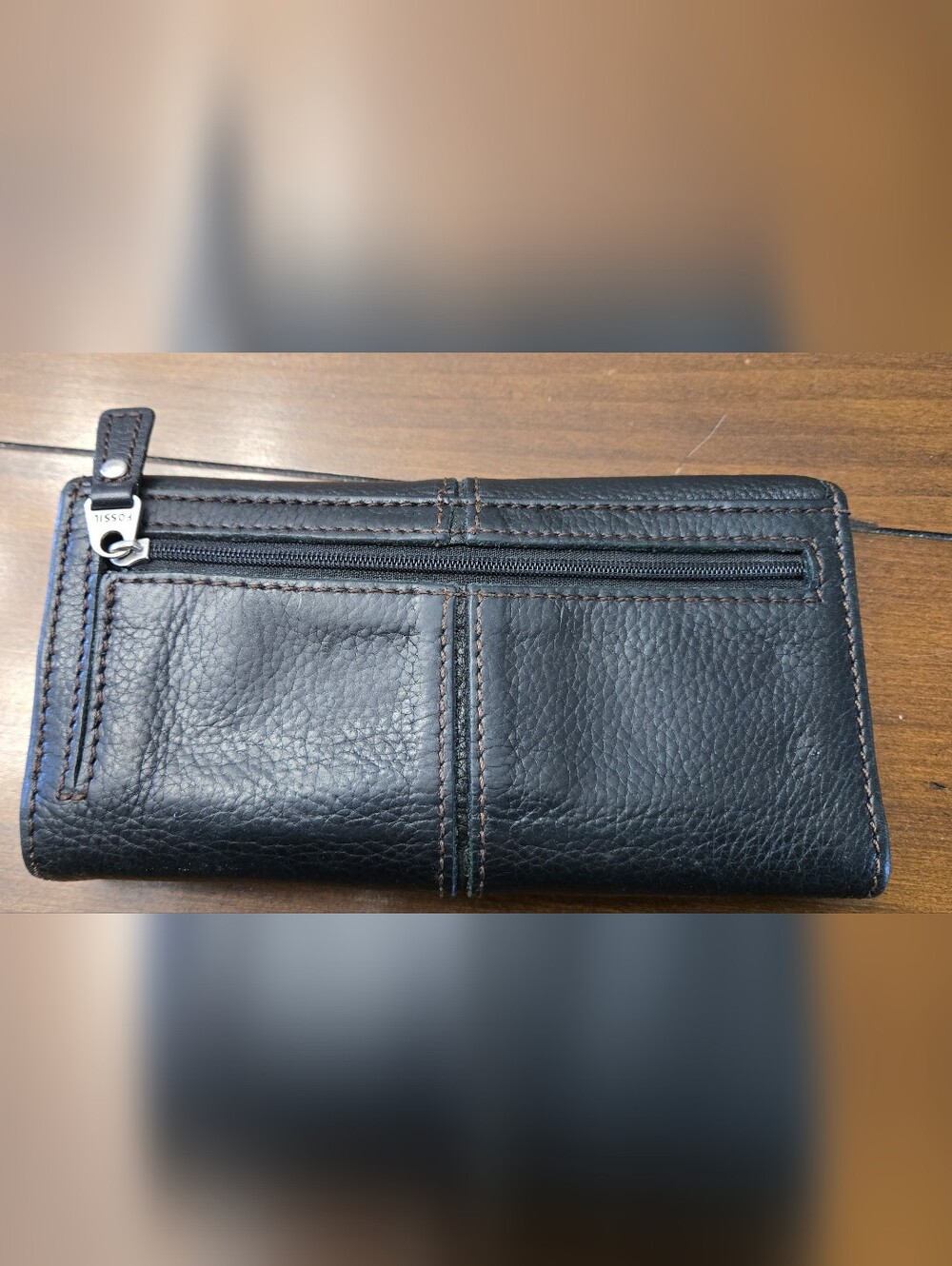 Fossil Black Pebbled Leather Trifold Wallet with Keyhole Plaque - Picture 2 of 5